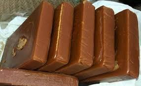 এসে গেছে নতুন খেজুর গুড়ের পাটালি , খাবার আগে ভাবুন