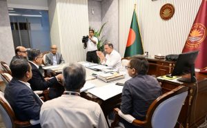 লবণচাষিদের উৎপাদন খরচের সঙ্গে সামঞ্জস্য রেখে লবণের দাম ঠিক করবে সরকার