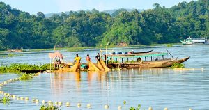 সাড়ে তিন মাস পর কাপ্তাই লেকে আবারো মাছ ধরা শুরু,বিএফডিসি’র ল্যান্ডিং ঘাটে প্রাণ চাঞ্চল্য