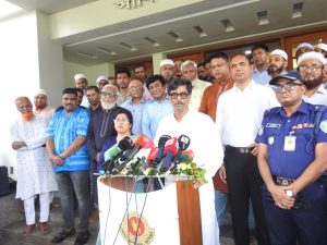 জলবায়ু পরিবর্তনের চ্যালেঞ্জ মোকাবিলায় নতুন ধানের জাত উদ্ভাবনের চেষ্টার কথা জানালেন কৃষিমন্ত্রী