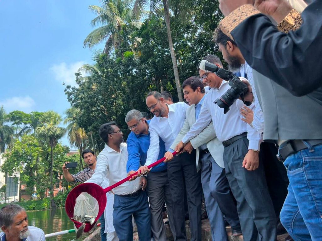 মাছে-ভাতে বাঙালির ঐতিহ্য ধরে রাখতে মাছের উৎপাদন বাড়ানোর আহবান মৎস প্রতিমন্ত্রীর