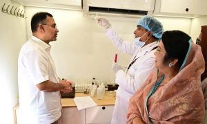 খাদ্য পরীক্ষার জন্য স্থাপিত ভ্রাম্যমাণ ল্যাব ঘুরে দেখলেন প্রধানমন্ত্রী