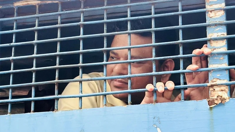 মৎস্য ও প্রাণিসম্পদ প্রতিমন্ত্রীর ব্যক্তিগত কর্মকর্তা মোখলেস মিয়া কারাগারে